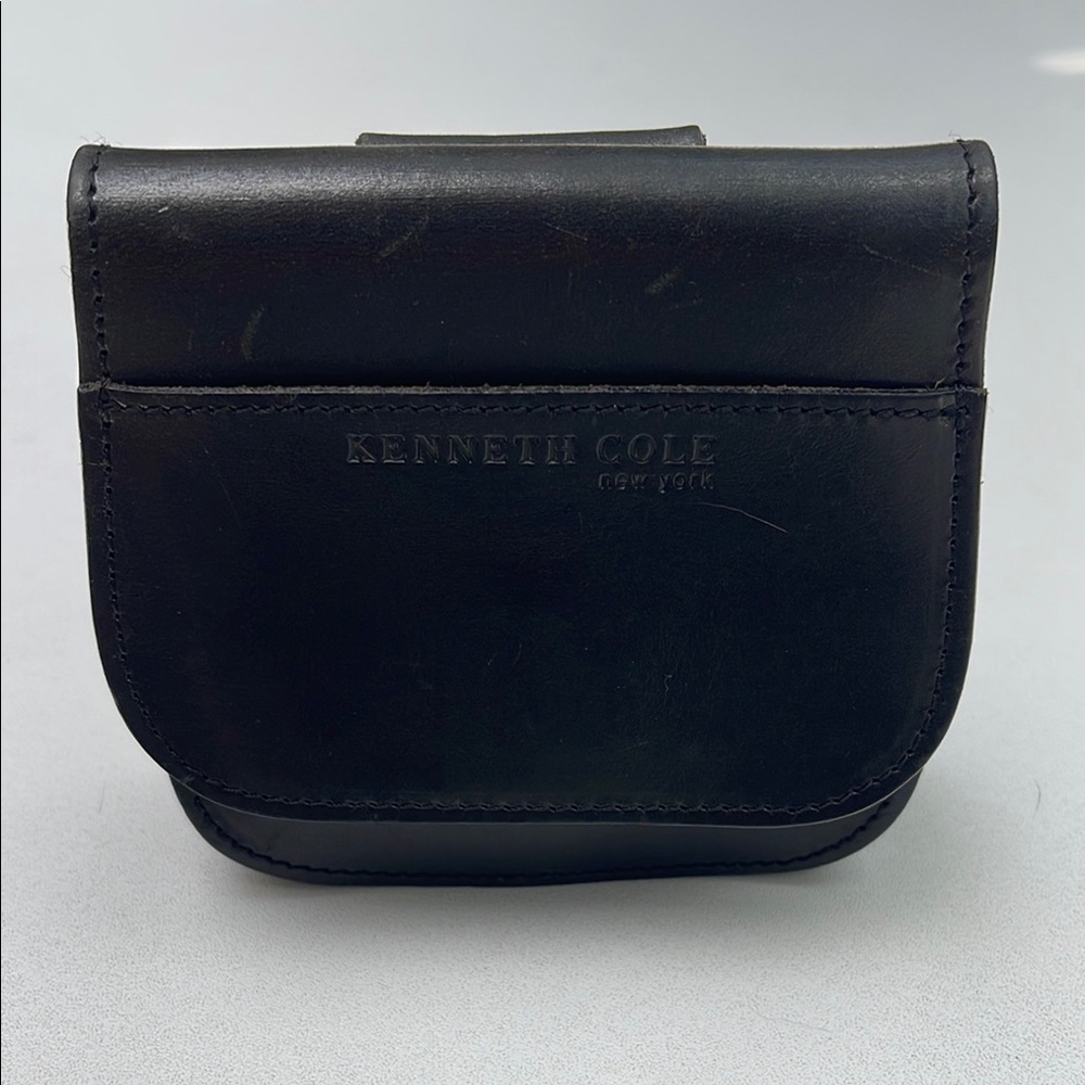 Kenneth Cole Unisex Black Leather Belt Bag Wallet